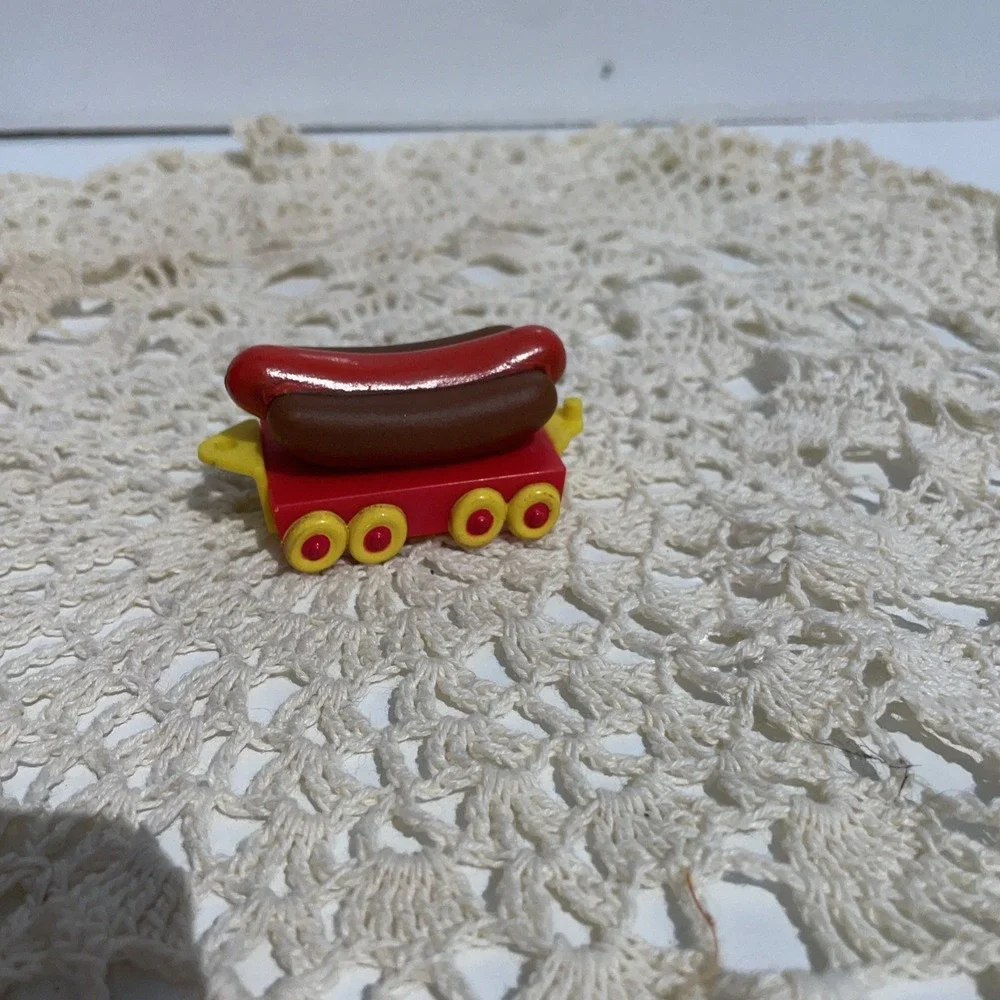 1995 HOT DOG CARGO TRAIN CAR Sonic Drive In Fast Food Toy